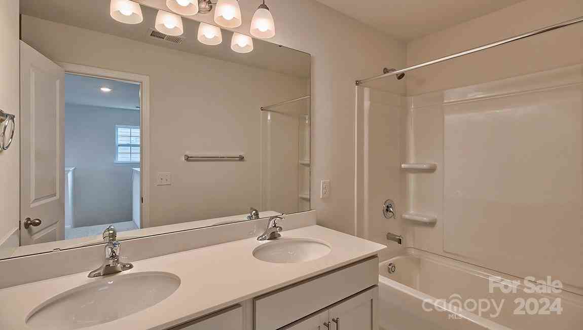 8 Farmwood Trail, Waynesville, North Carolina image 6