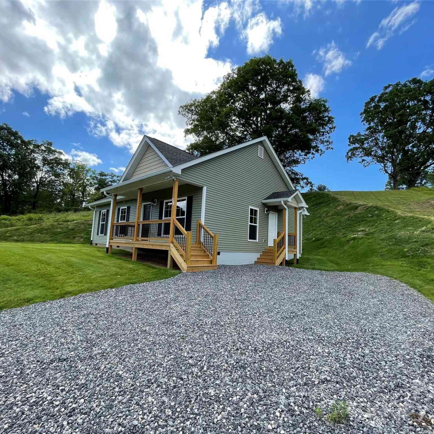 373 Barefoot Ridge, Clyde, North Carolina image 2