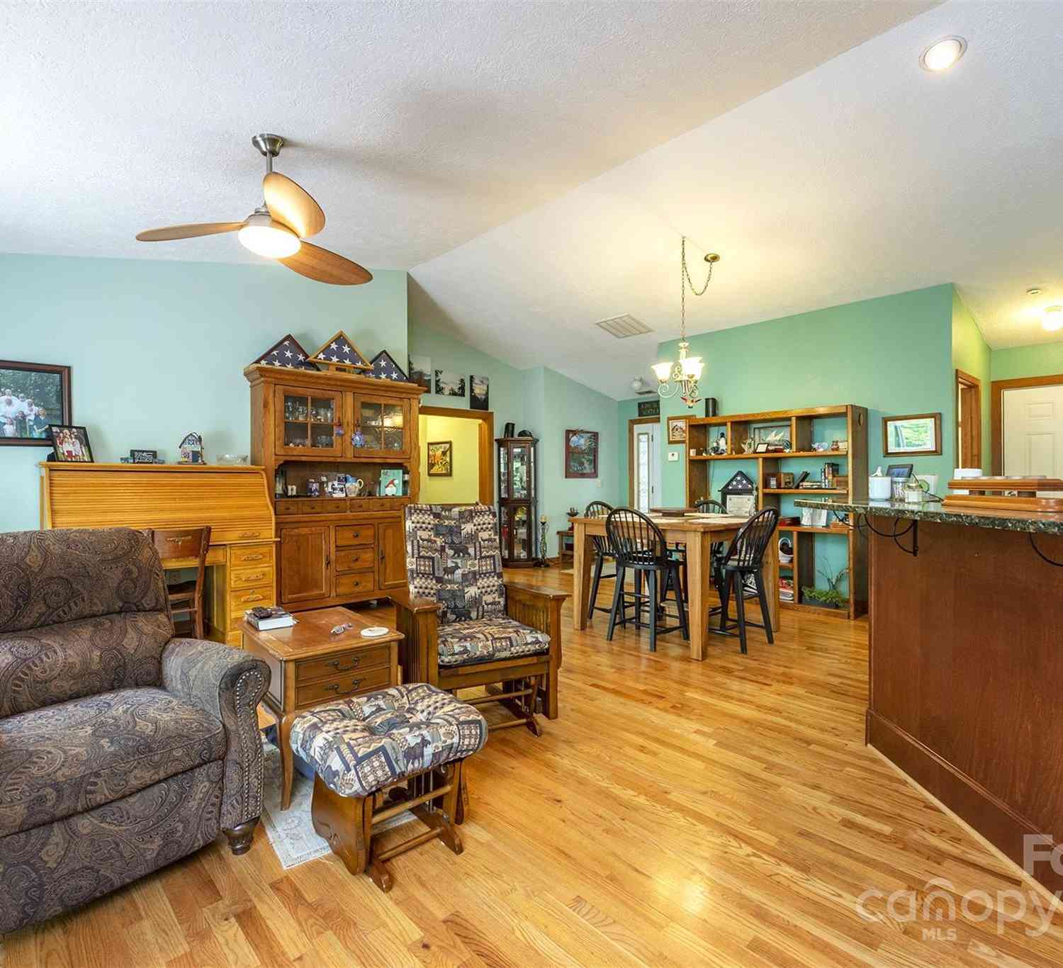 574 Appaloosa Trail, Waynesville, North Carolina image 2