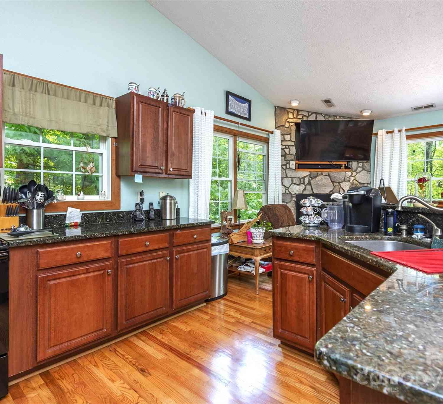 574 Appaloosa Trail, Waynesville, North Carolina image 8