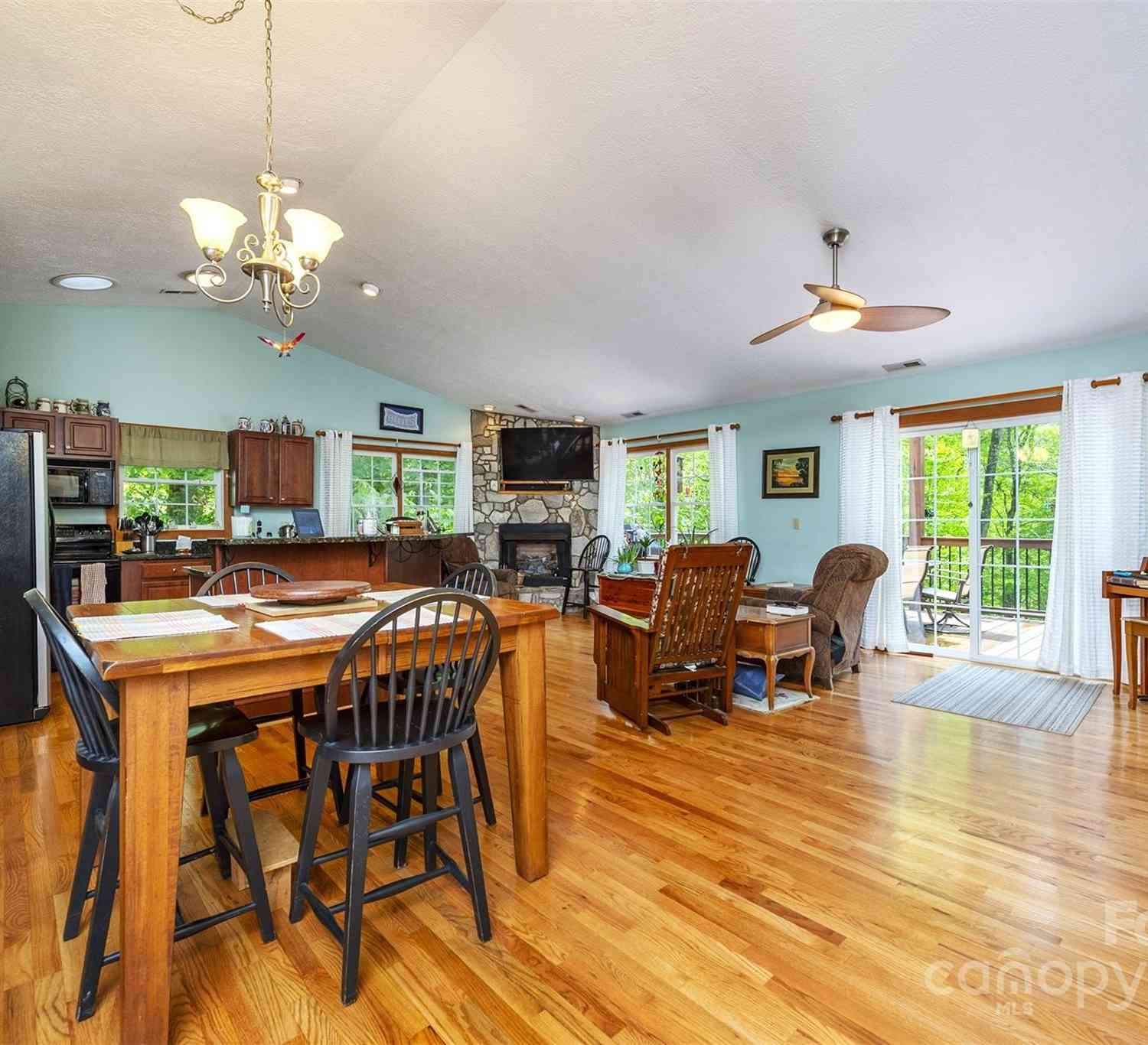 574 Appaloosa Trail, Waynesville, North Carolina image 4