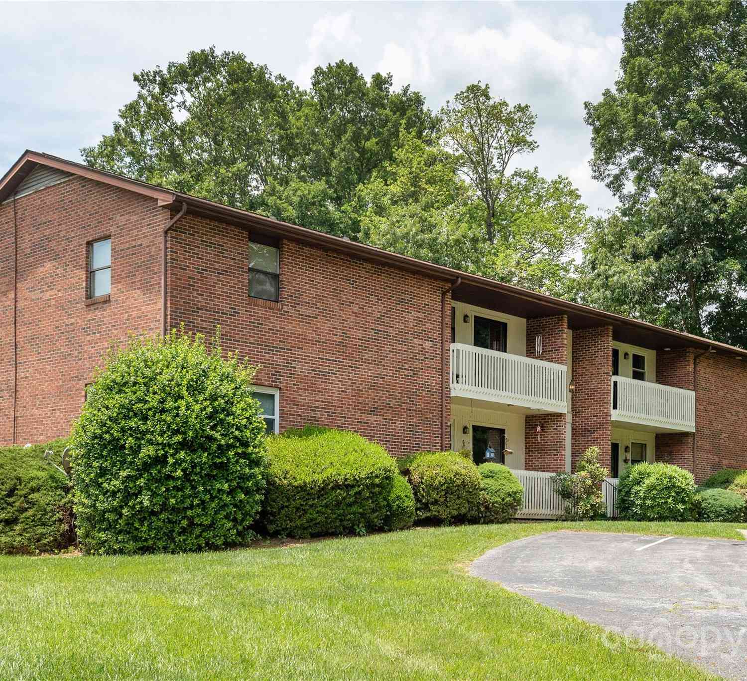 103 Oakwood Place #UNIT 4, Hendersonville, North Carolina image 1