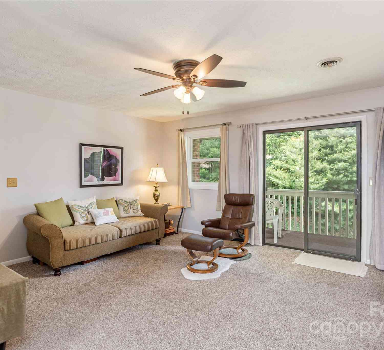 103 Oakwood Place #UNIT 4, Hendersonville, North Carolina image 4