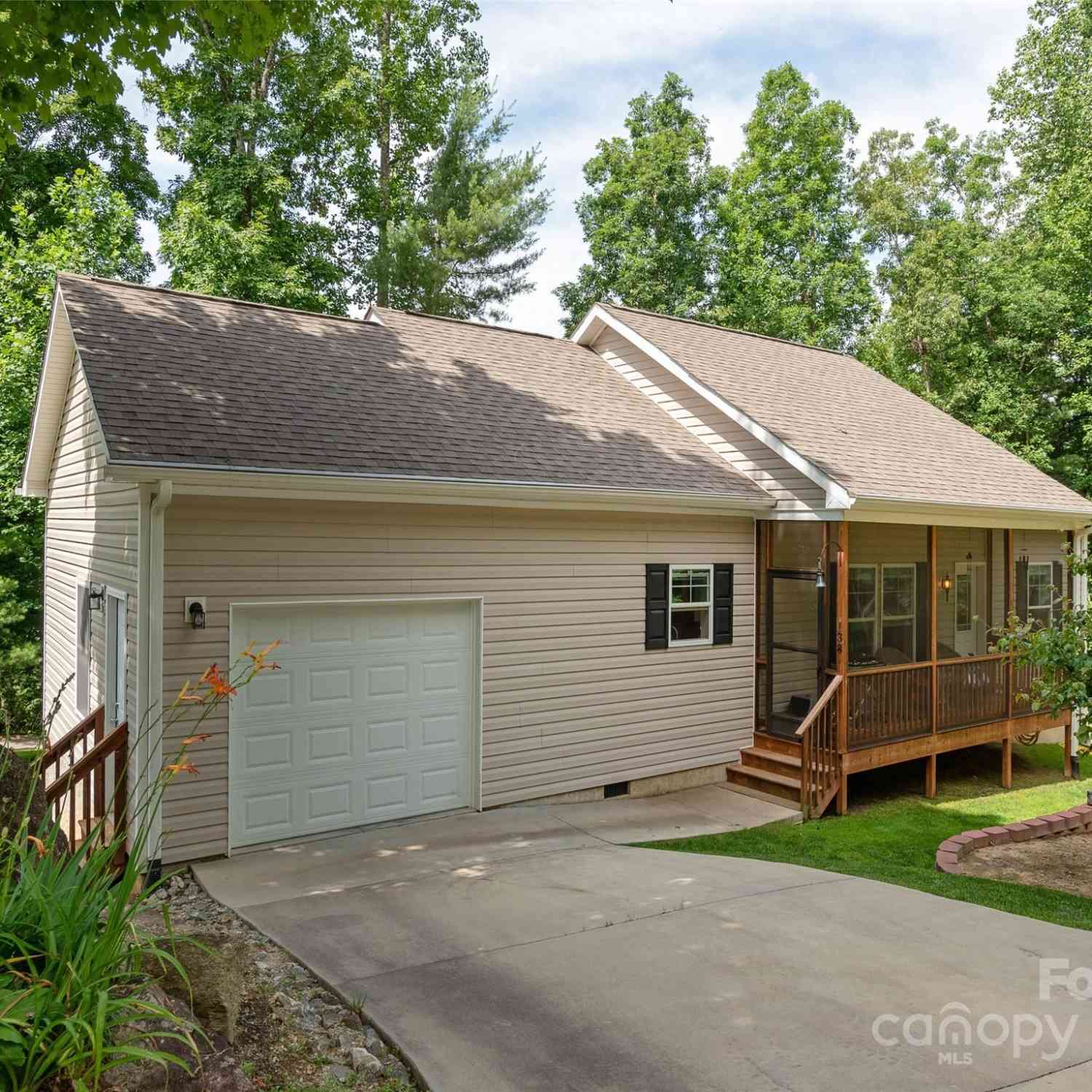 138 Lone Eagle Lane, Hendersonville, North Carolina image 2