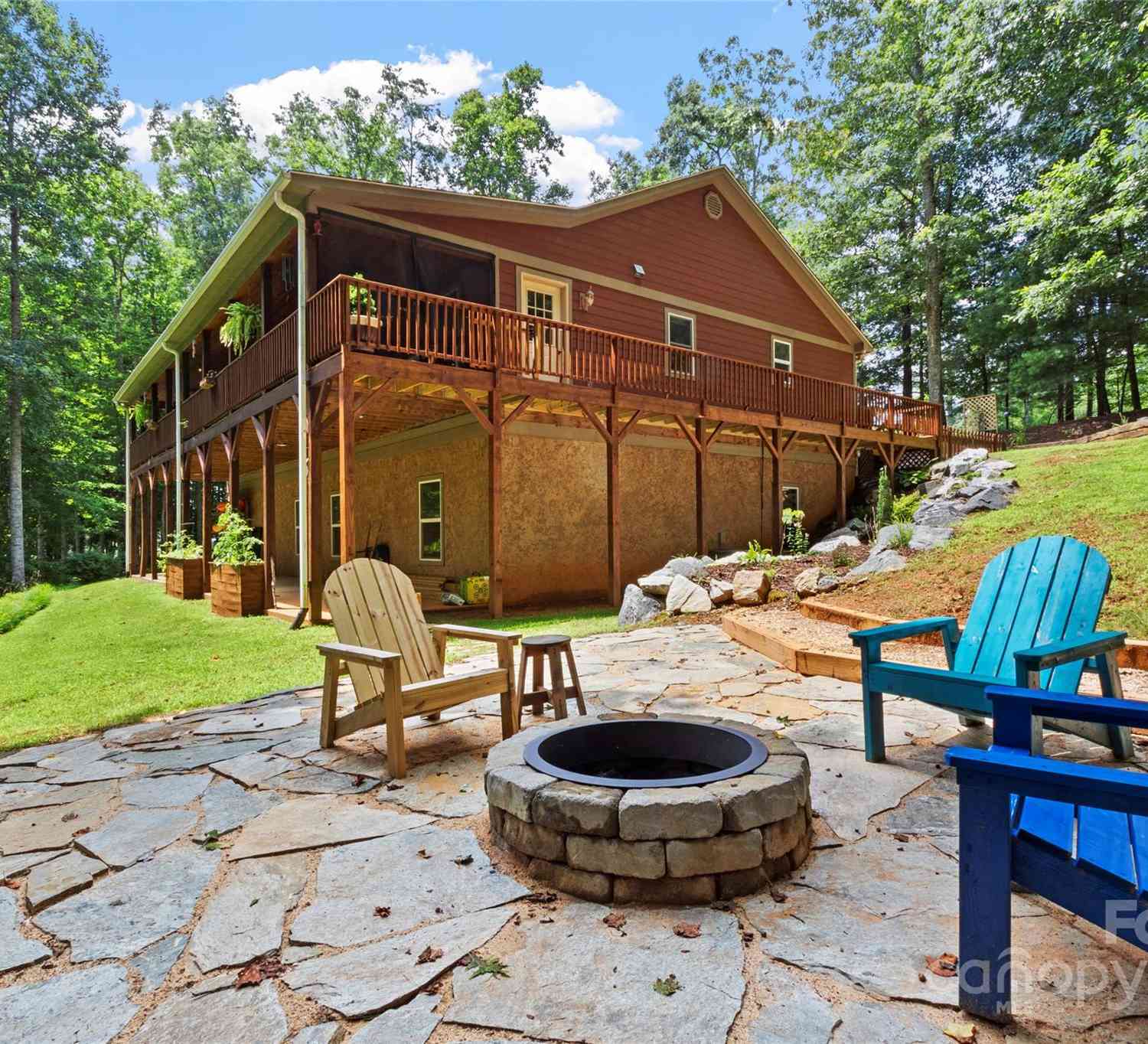 382 Barefoot Cove, Burnsville, North Carolina image 2