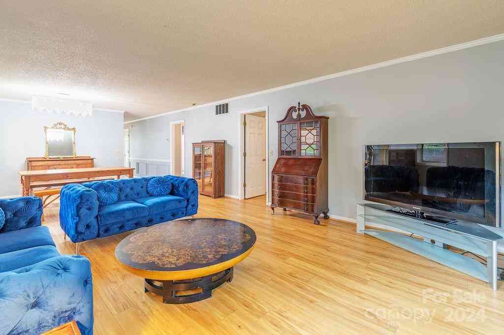 124 Exeter Court, Hendersonville, North Carolina image 7