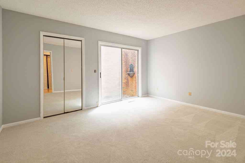 124 Exeter Court, Hendersonville, North Carolina image 16