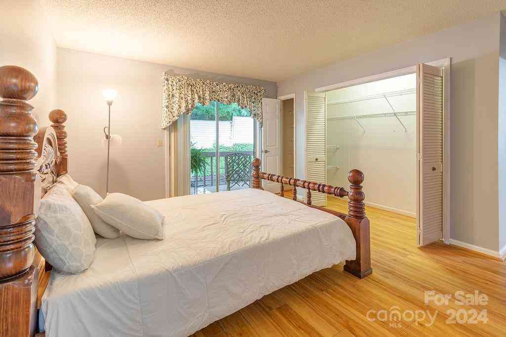 124 Exeter Court, Hendersonville, North Carolina image 14