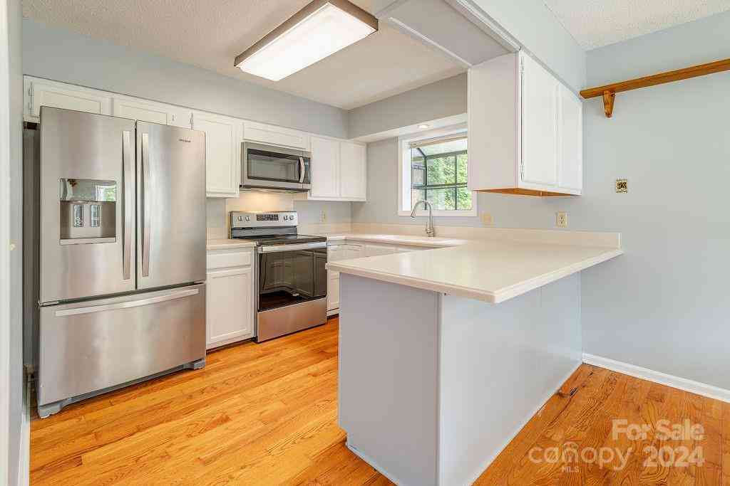 124 Exeter Court, Hendersonville, North Carolina image 11