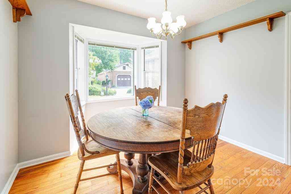 124 Exeter Court, Hendersonville, North Carolina image 10
