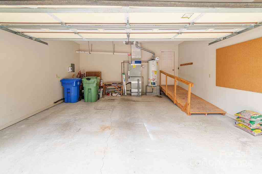124 Exeter Court, Hendersonville, North Carolina image 19