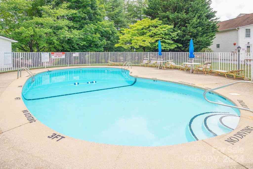 124 Exeter Court, Hendersonville, North Carolina image 25