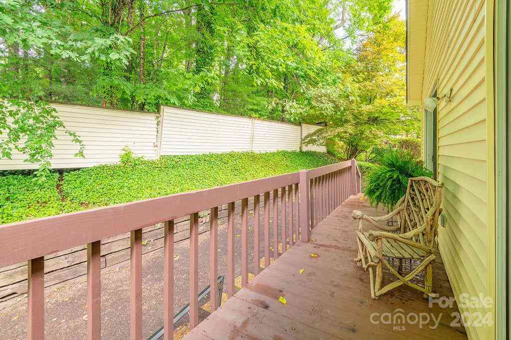 124 Exeter Court, Hendersonville, North Carolina image 23