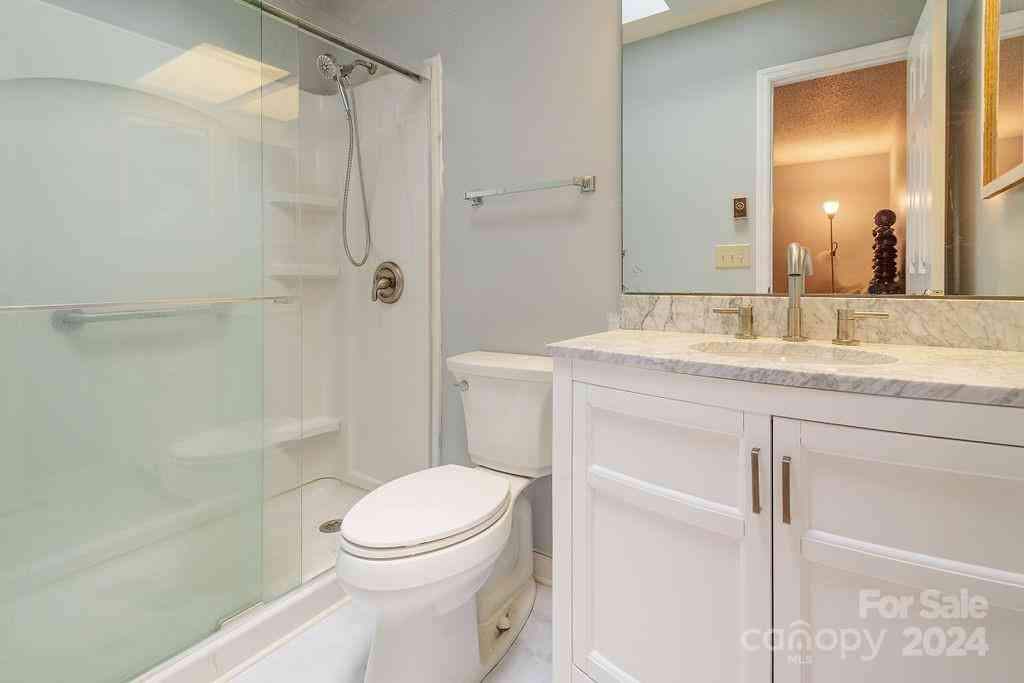 124 Exeter Court, Hendersonville, North Carolina image 15