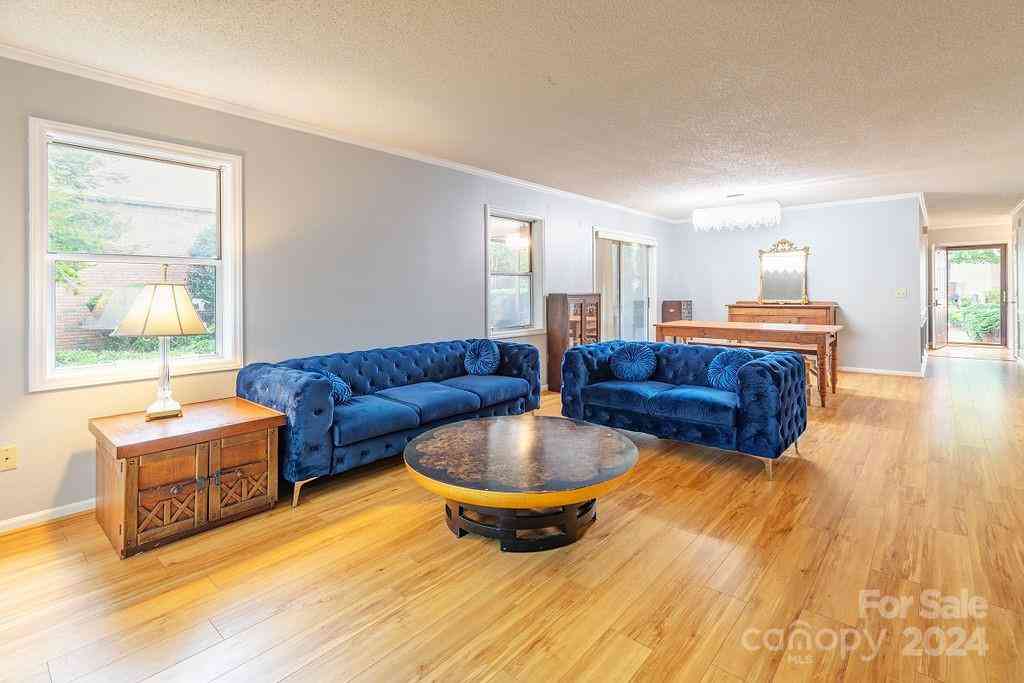 124 Exeter Court, Hendersonville, North Carolina image 8