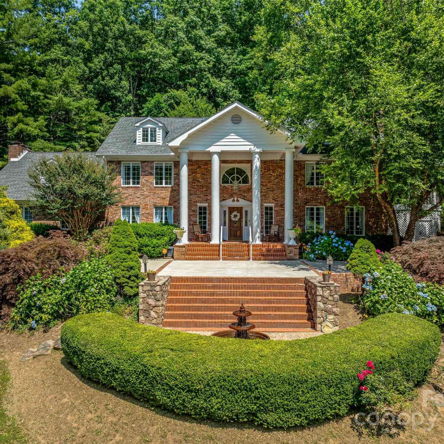 163 Northern Lights Lane, Hendersonville, North Carolina image 1