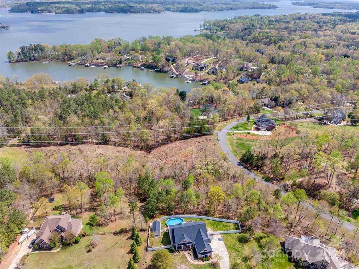 340 Catawba Crest Lane, Clover, South Carolina image 4