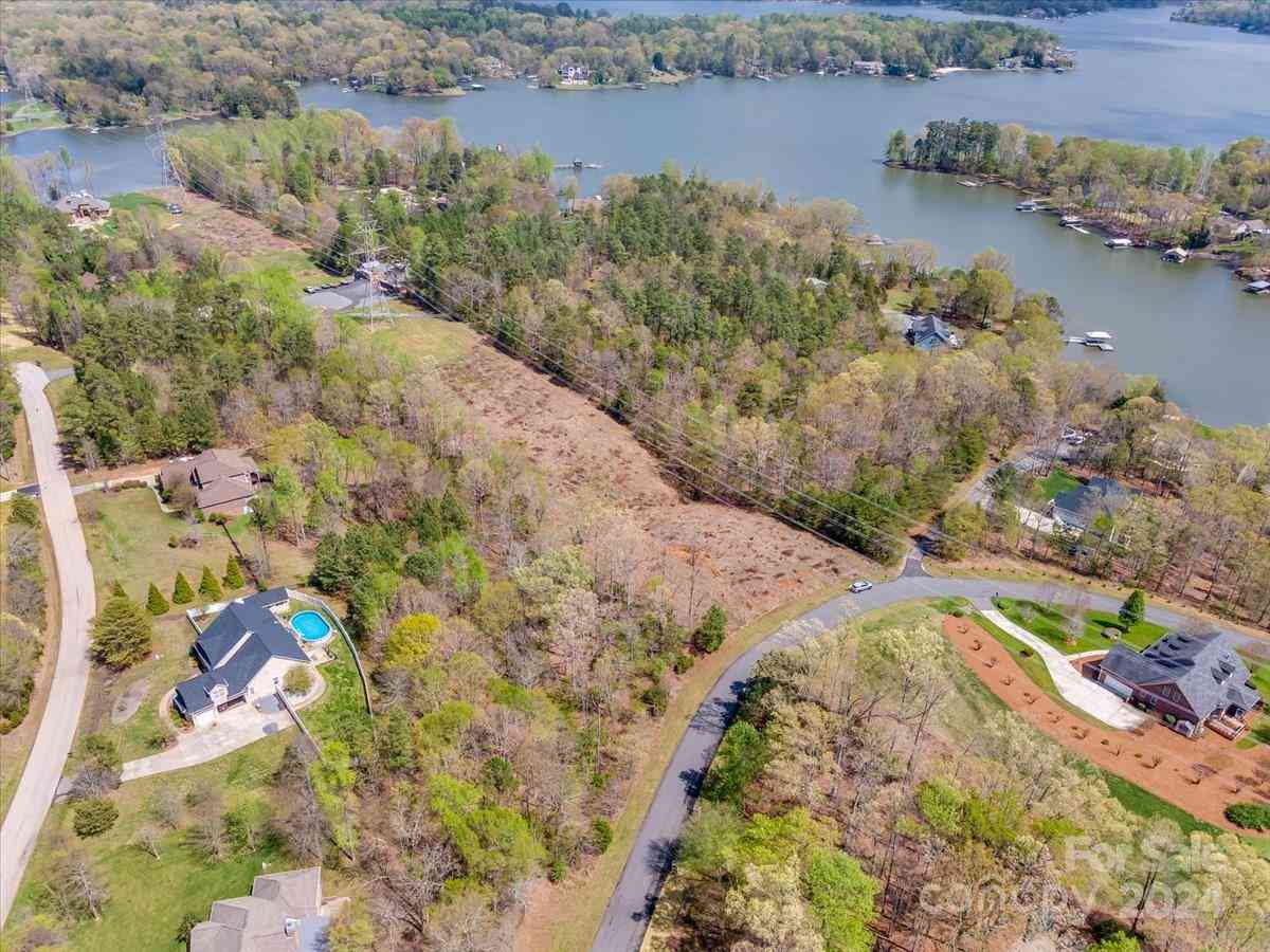 340 Catawba Crest Lane, Clover, South Carolina image 3