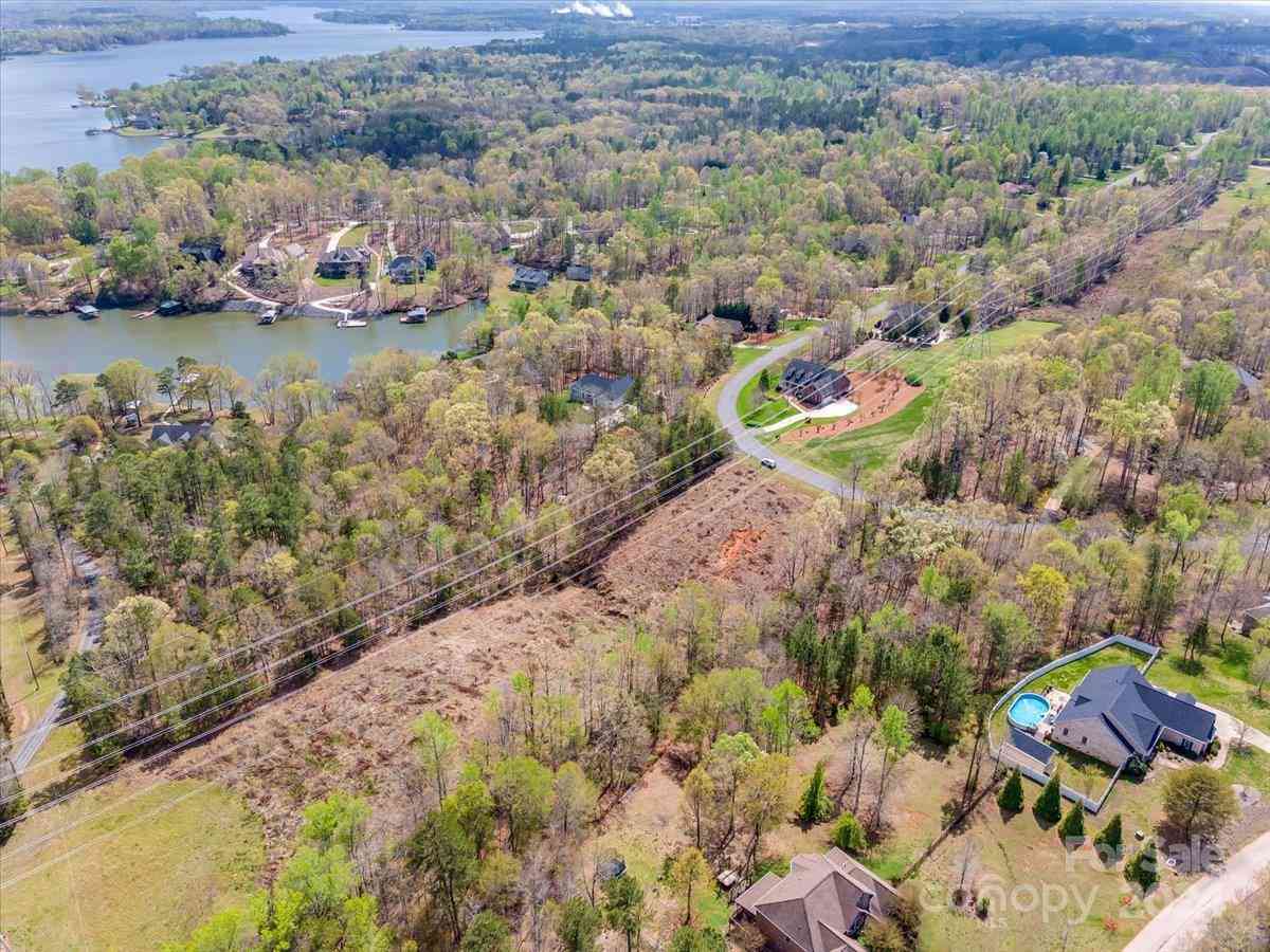 340 Catawba Crest Lane, Clover, South Carolina image 5