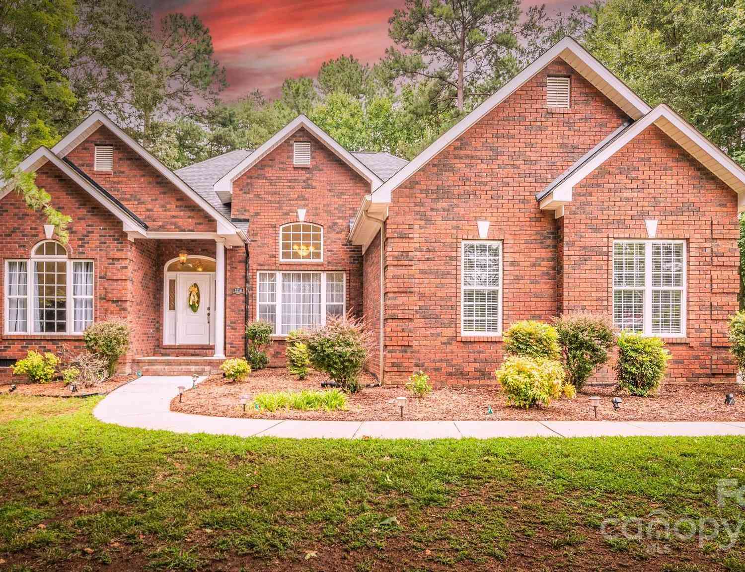 2518 Wellesbourne Lane, Sherrills Ford, North Carolina image 8