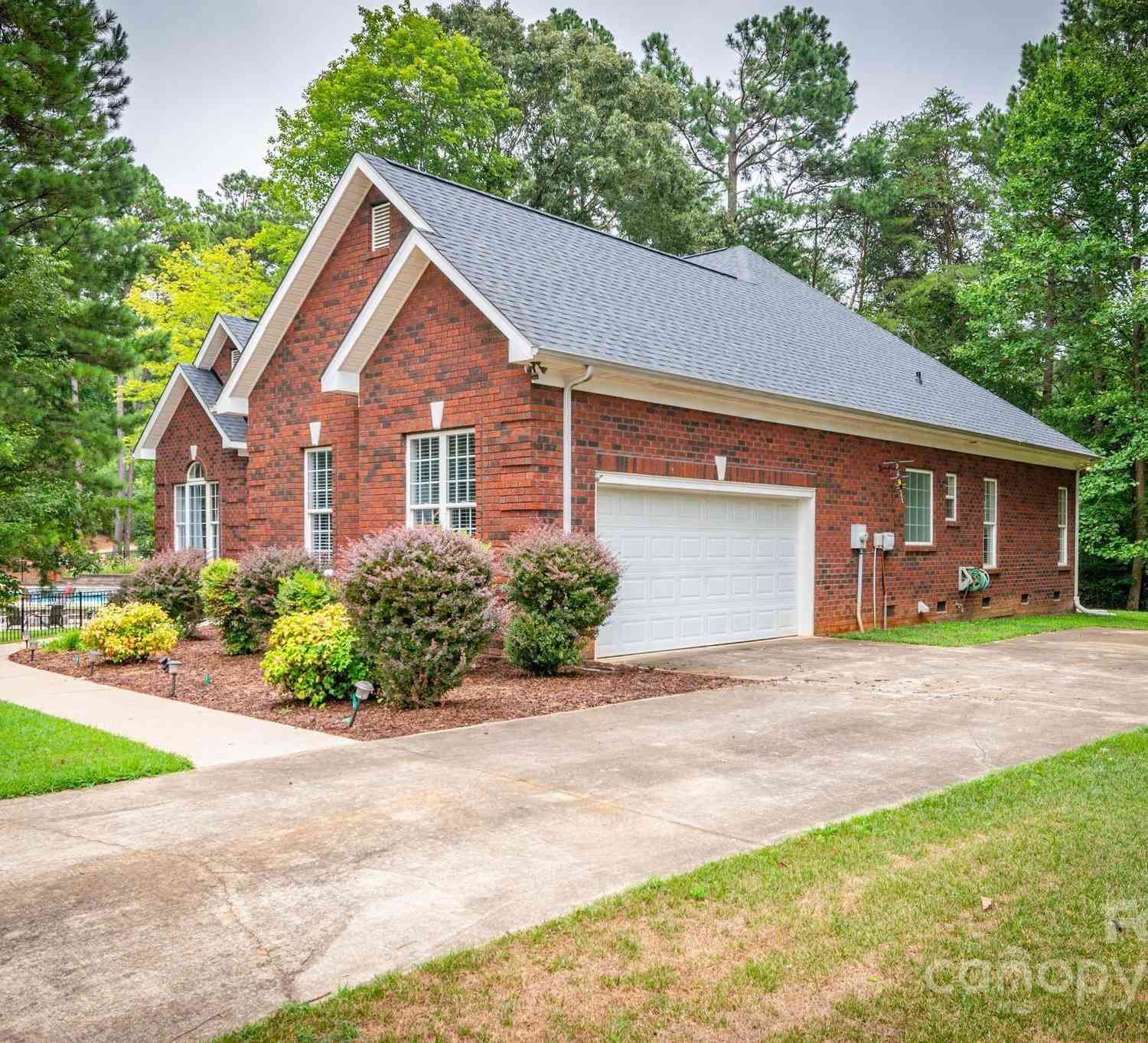 2518 Wellesbourne Lane, Sherrills Ford, North Carolina image 3