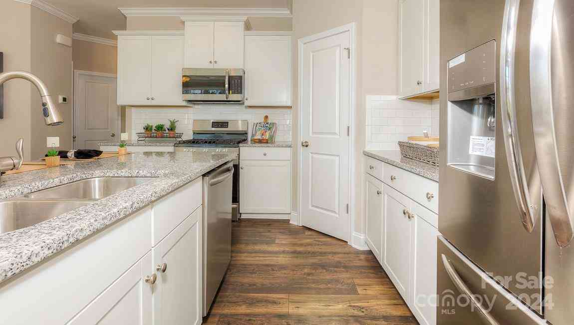 284 Creekview Road, Hendersonville, North Carolina image 17