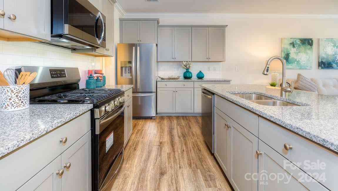 288 Creekview Road, Hendersonville, North Carolina image 10