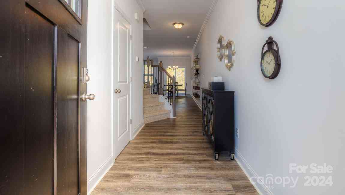 288 Creekview Road, Hendersonville, North Carolina image 2