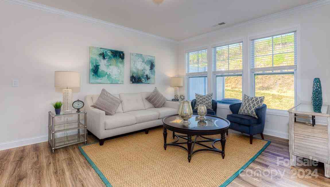 288 Creekview Road, Hendersonville, North Carolina image 6