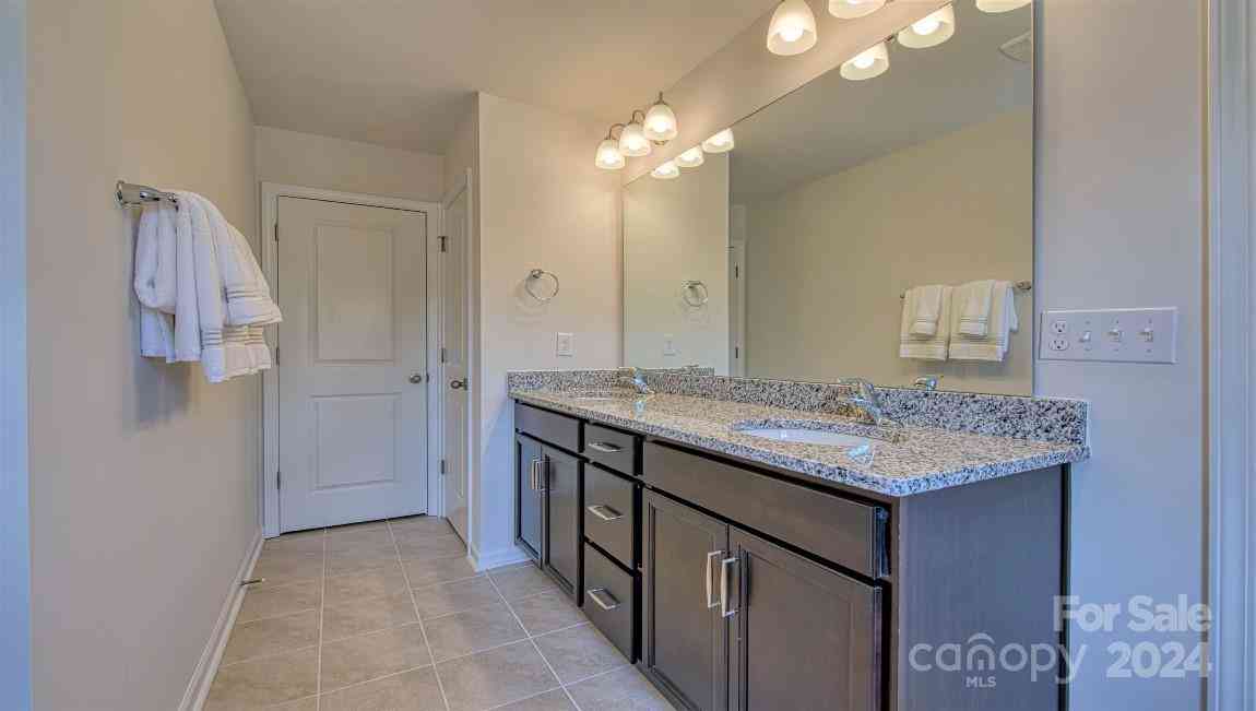 294 Creekview Road, Hendersonville, North Carolina image 25