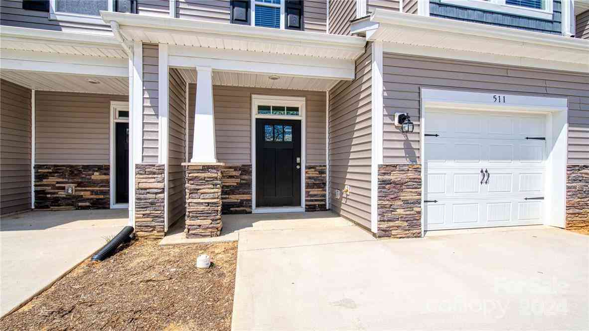 294 Creekview Road, Hendersonville, North Carolina image 2