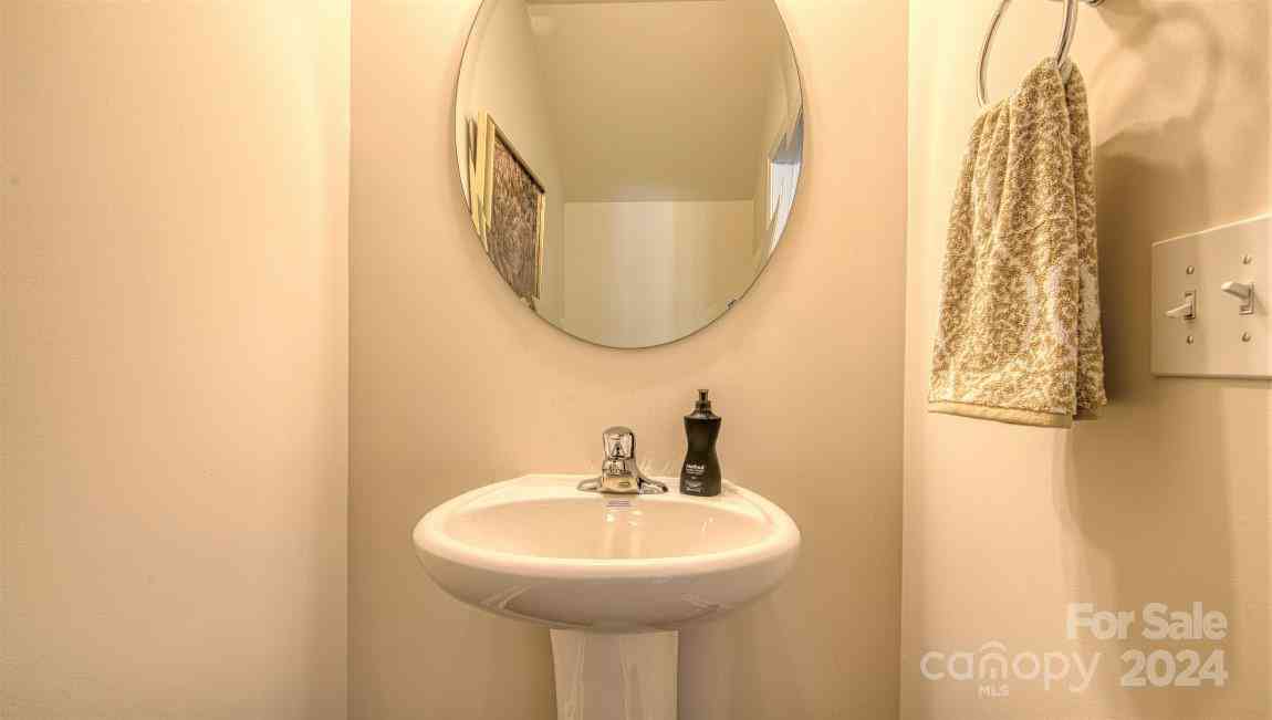 294 Creekview Road, Hendersonville, North Carolina image 16