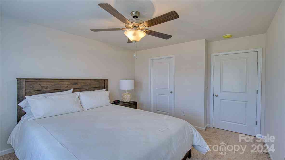 294 Creekview Road, Hendersonville, North Carolina image 30