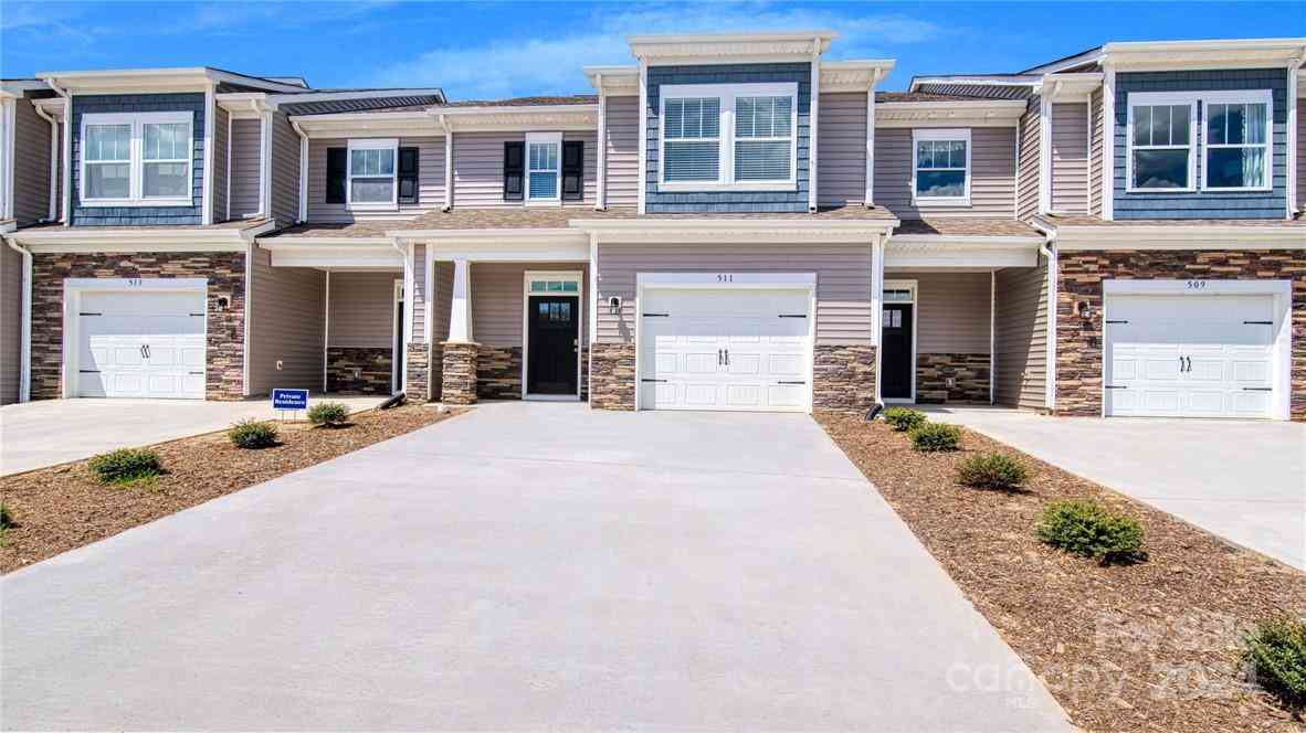 294 Creekview Road, Hendersonville, North Carolina image 1