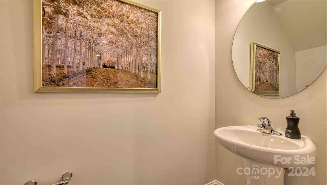 294 Creekview Road, Hendersonville, North Carolina image 15