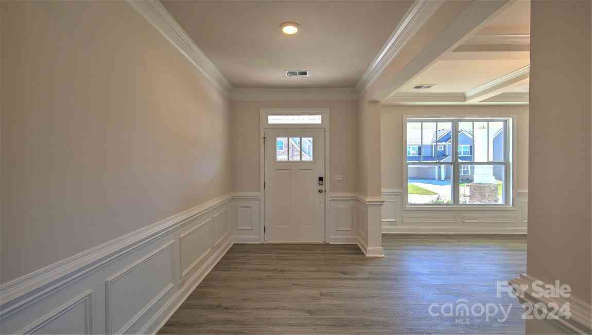 545 Fox Cove Road, Hendersonville, North Carolina image 2