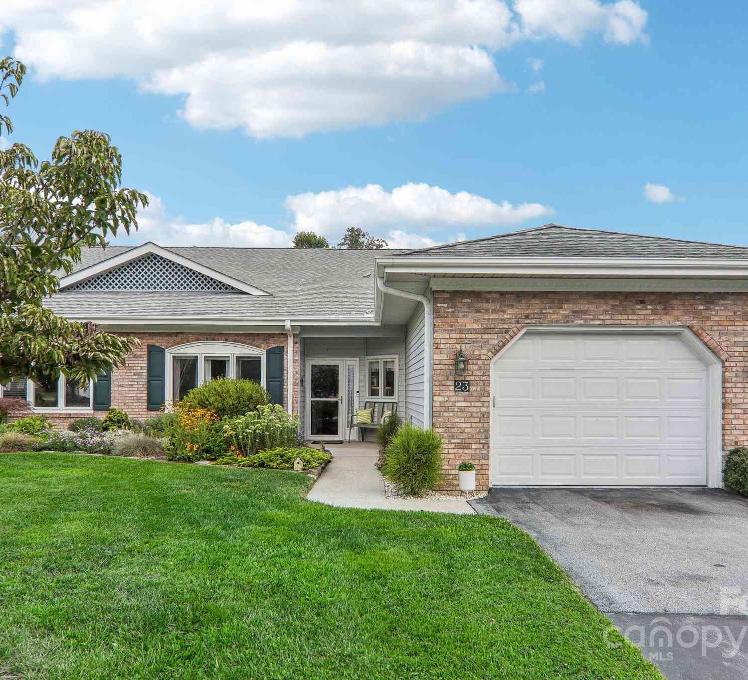23 Country Meadows Lane, Hendersonville, North Carolina image 1