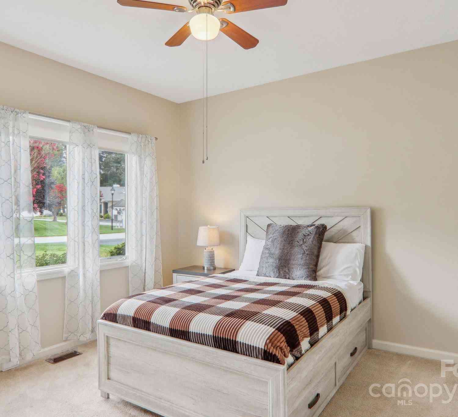 23 Country Meadows Lane, Hendersonville, North Carolina image 9
