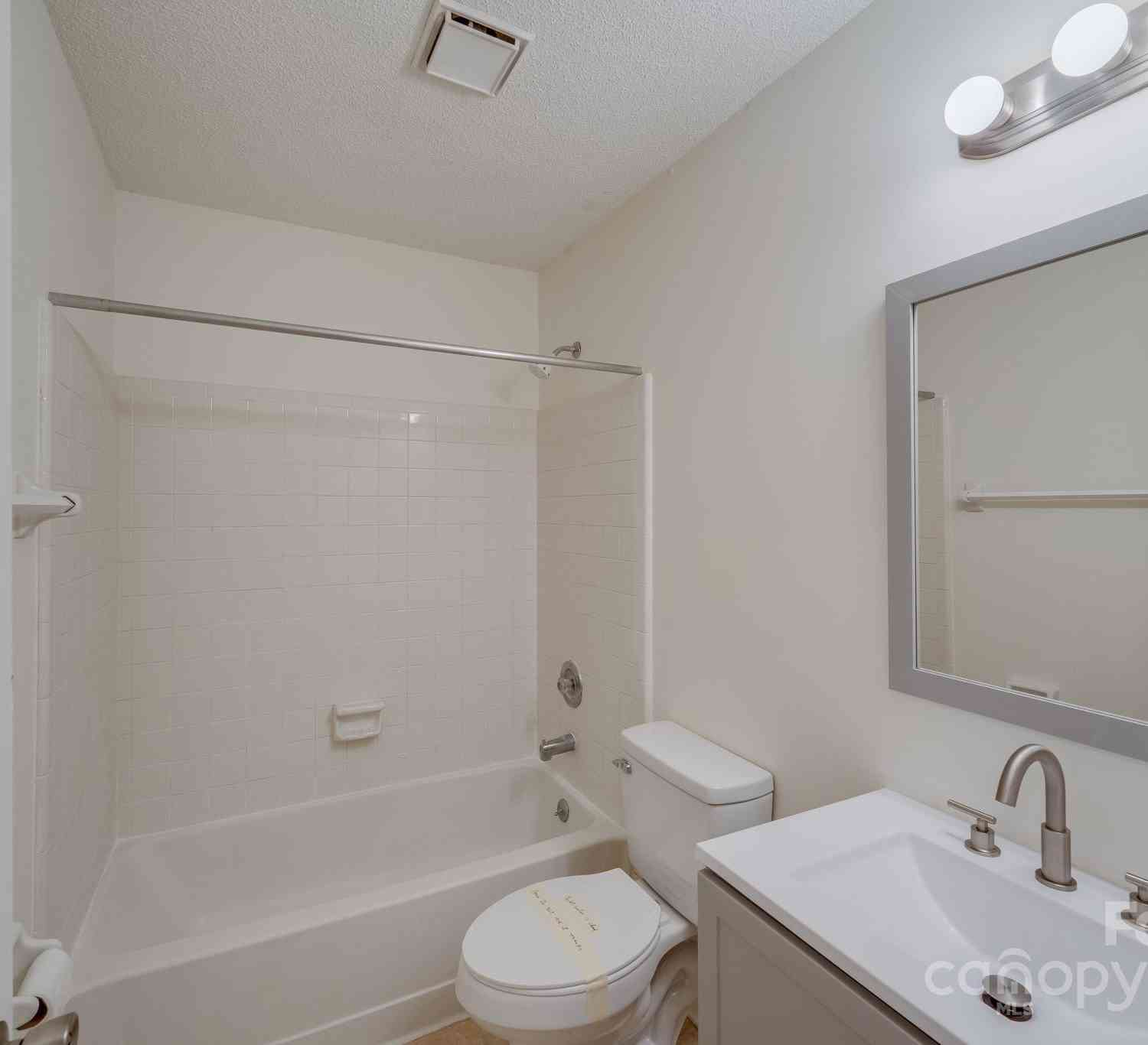 911 Foxborough Road, Charlotte, North Carolina image 27