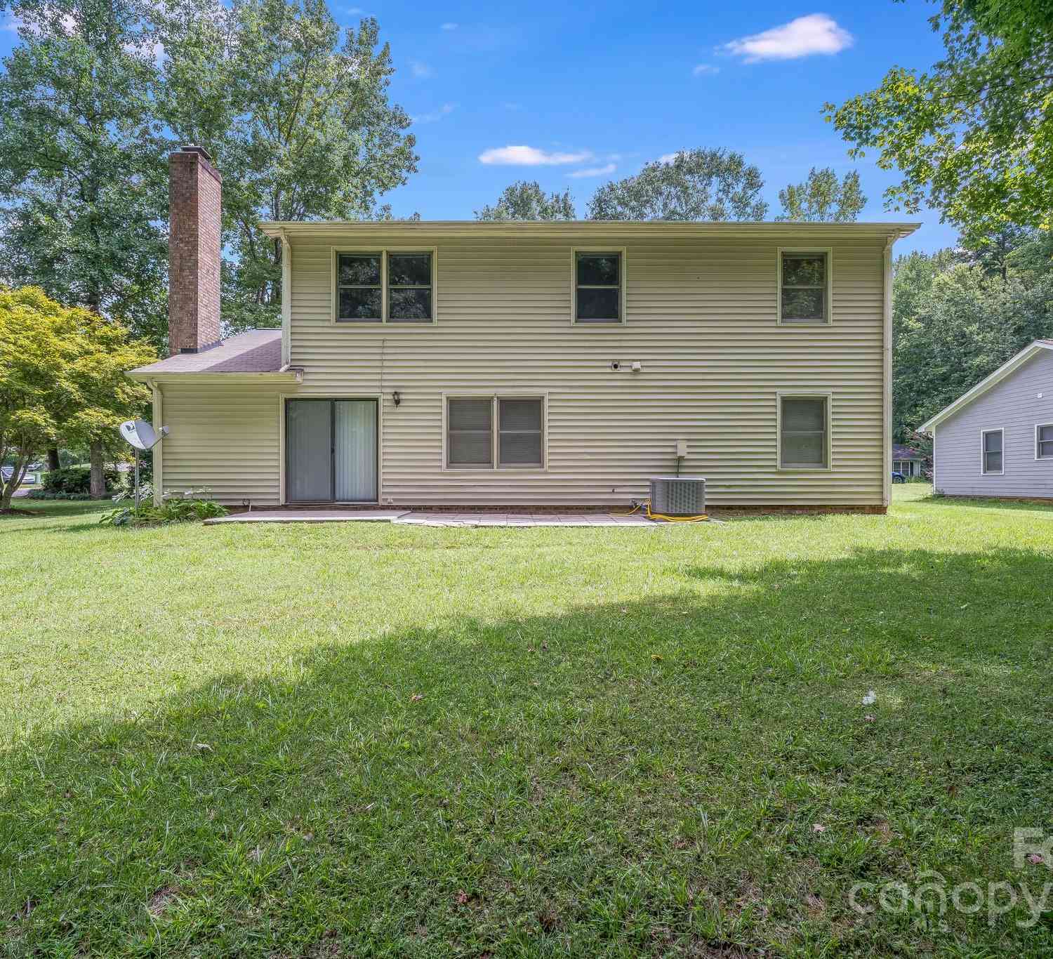 911 Foxborough Road, Charlotte, North Carolina image 2