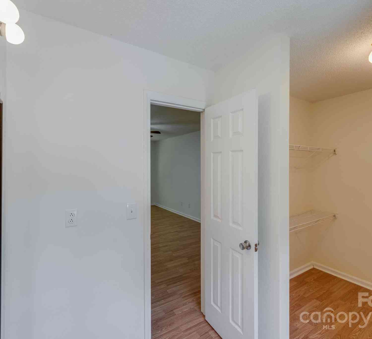 911 Foxborough Road, Charlotte, North Carolina image 25