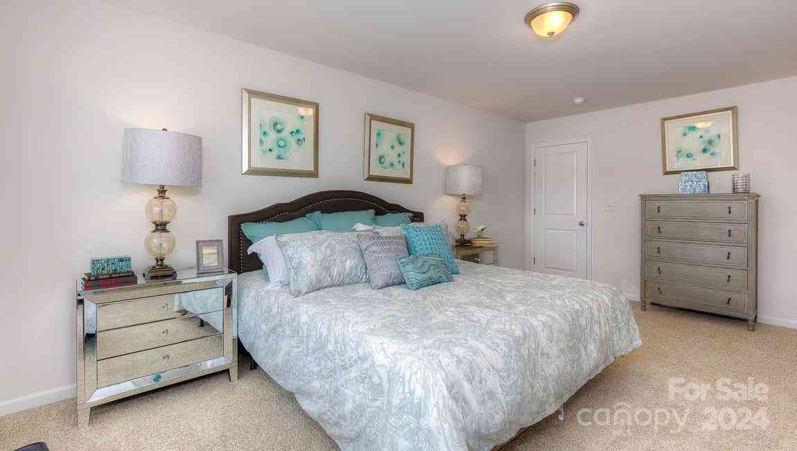 300 Creekview Road, Hendersonville, North Carolina image 18