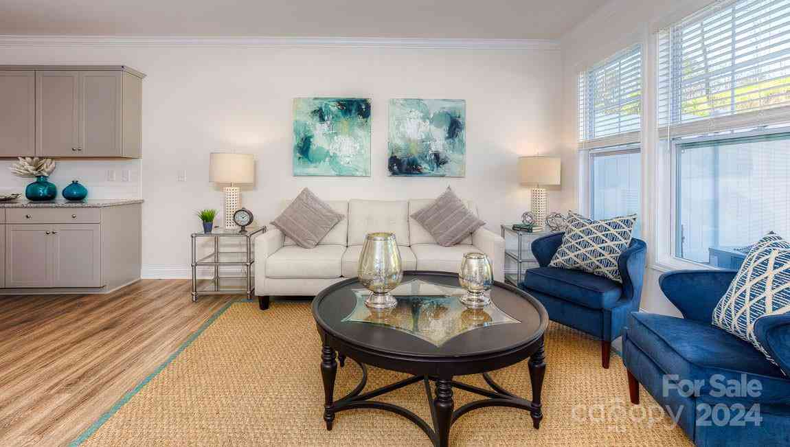 300 Creekview Road, Hendersonville, North Carolina image 7