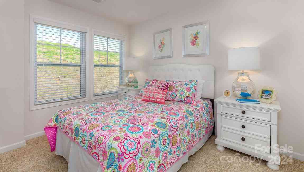 300 Creekview Road, Hendersonville, North Carolina image 22