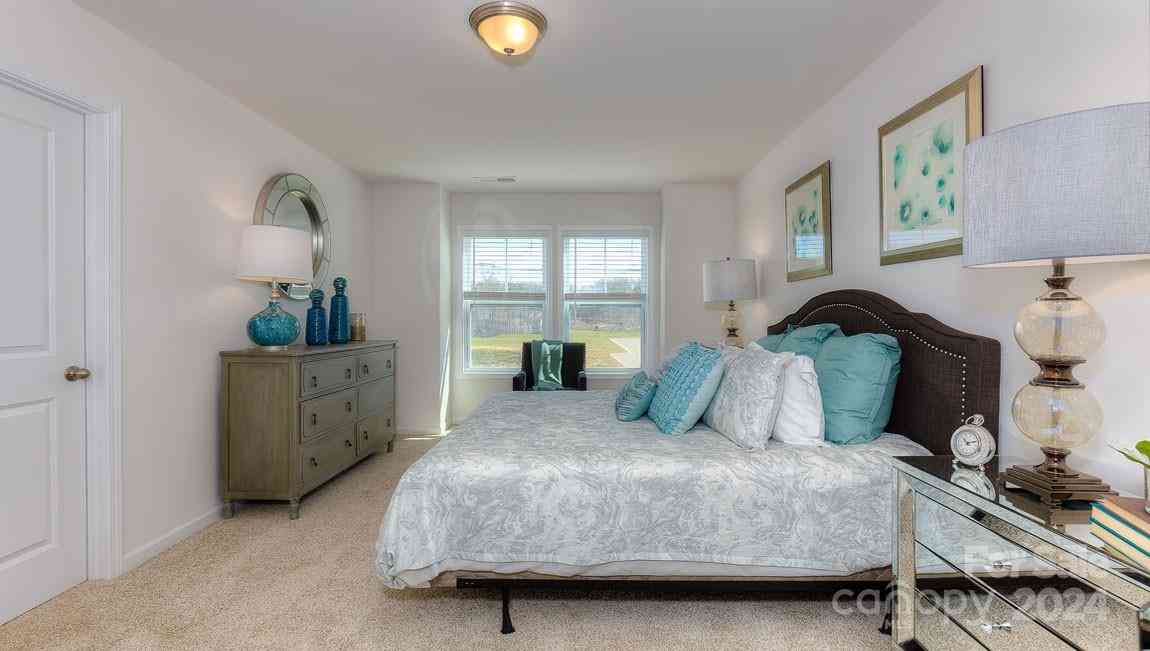 300 Creekview Road, Hendersonville, North Carolina image 16