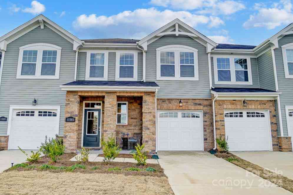 14946 Tamarack Drive, Charlotte, North Carolina image 1