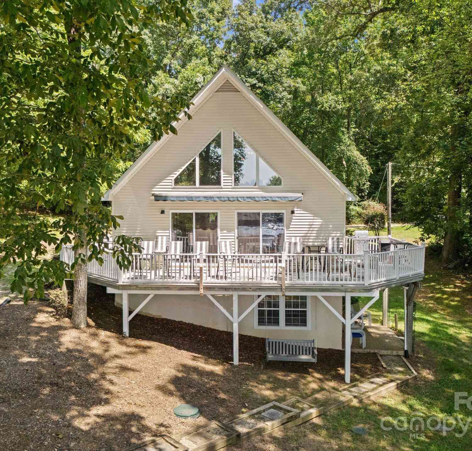 7997 Redbird Lane, Sherrills Ford, North Carolina image 2