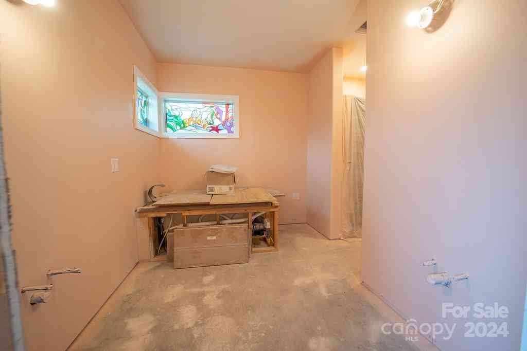 110 E Glenwood Lane, Hendersonville, North Carolina image 22