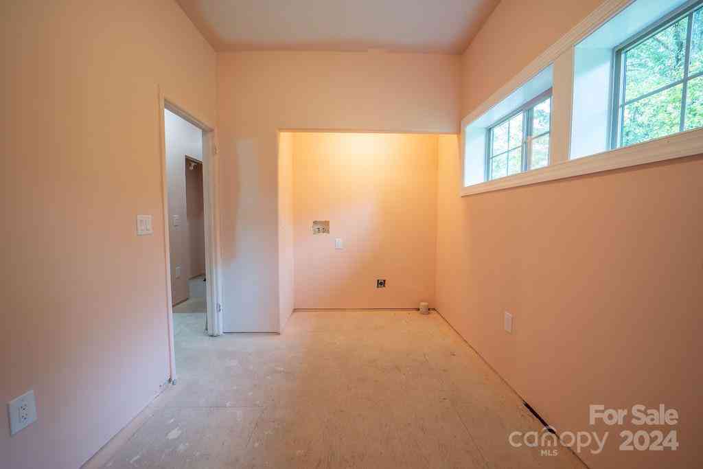 110 E Glenwood Lane, Hendersonville, North Carolina image 29