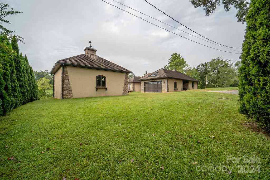110 E Glenwood Lane, Hendersonville, North Carolina image 3